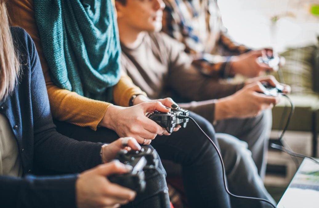 The Trend of Social Gaming: The Fusion of Multiplayer Interaction and Social Platforms